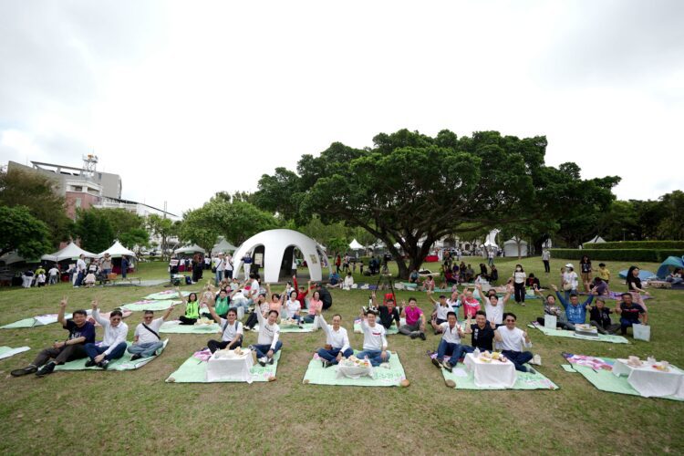 吸睛「黃金屋」！-書香環保野餐日沙鹿鎮立公園今登場