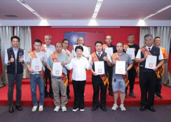 感謝為台中宜居城市努力奔馳！-盧市長表揚15計程車優良駕駛