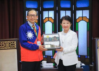 金山灣區中華民國國慶委員會葉雲河主委一行蒞府拜會-盧市長：盼深化台中市與僑民間交流