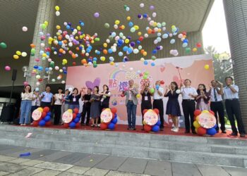 特教班親師生戶外教育活動-中市教育局長與特教生一起探索科博館