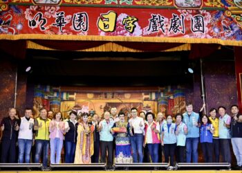 明華園演繹經典不敗律政劇-包青天辦案吸引千名觀眾入戲