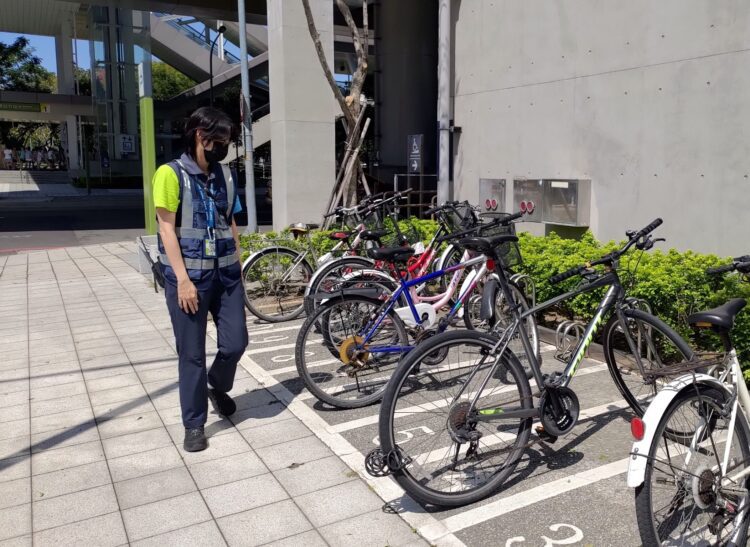中捷站長細心服務-旅客驚喜找回遺失自行車