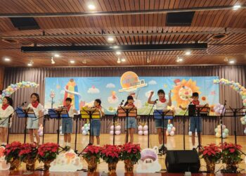 「讀」出新裁、「劇」精會神-中市小學英語讀者劇場活動開演