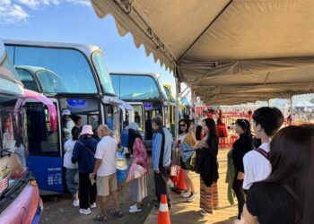 新社花海倒數黃金週末-中市交通局加碼接駁車免費搭