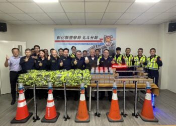 保障員警執勤安全　北斗寶天宮捐贈警用交通裝備
