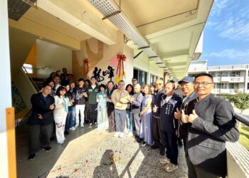 結合書本與森林意象的創意空間-中市「龍峰共讀站」揭牌啟用