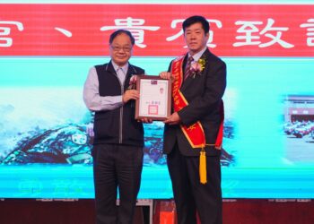 中市後憲荷松協會理事長、梅荷夫人聯誼會長交接-吳局長感謝為社會付出