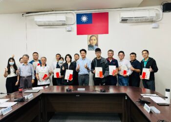 六都唯一！-中市交通局頒發計程車駕駛及子女獎學金助學圓夢