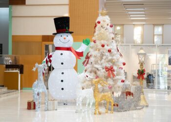 中市聖誕月嘉年華正式開跑！-邀您借書換好禮、看表演及手作迷你聖誕樹