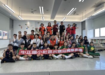 結合港區地方特色- 中市梧棲中正國小社區共讀站「愉閱龍門」揭牌啟用