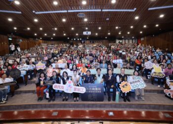 台中志願服務獲中央獎項肯定！-中市圖及文資處志工隊今表揚暨授證