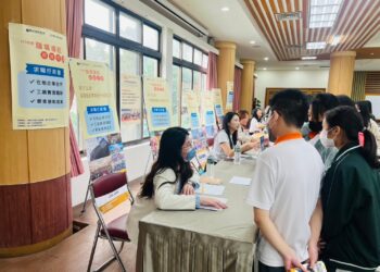 中市勞工局職涯導航前進校園-協助1,500名青年畢業即就業