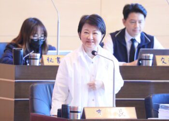 台灣第一人！台中作家楊双子榮獲美國圖書獎-盧市長：頒發榮譽獎章、加速研訂獎勵金