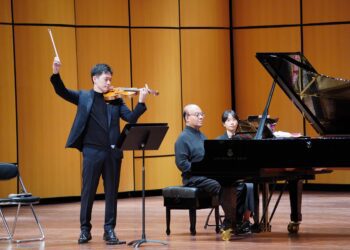 琴韻共鳴！曾宇謙攜手羅漢·德·希爾法演繹經典-台中學子陶醉音樂饗宴