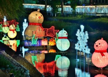 聖誕水叮噹！　中市水利局軟埤仔溪聖誕燈飾融入歡樂元素