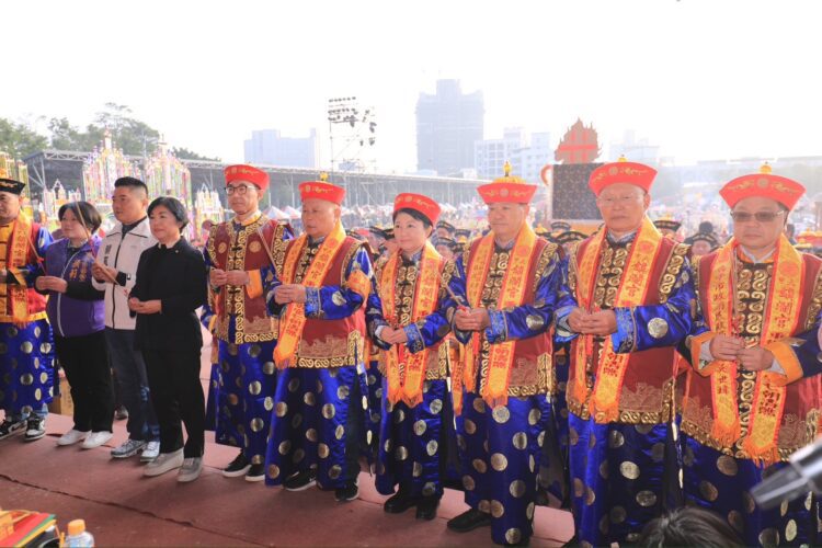 盛況空前！-中市大甲鎮瀾宮七朝建醮普渡開香-盧市長祈求國泰民安