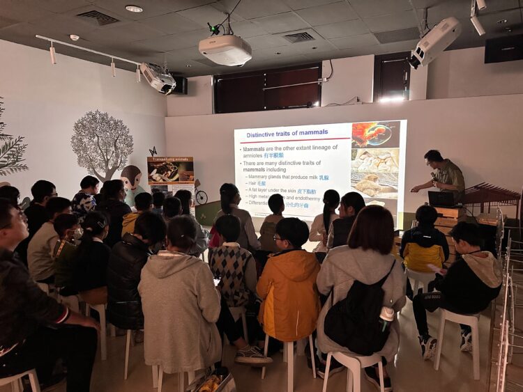 中市水利局筏子溪流域學習體驗營-介紹溪流哺乳類多樣性