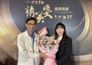 台中桌球女將林姿妤獲選年度最佳女運動員傑出獎及最佳運動團隊傑出獎-運動局長：台中之光