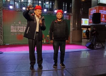 台中一中商圈聖誕辦桌趴開桌了-知名節目《夜市王》美食吃到飽、再加碼摸彩好禮