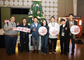 紀錄片《交換禮物》台中首映-曾寶儀偕導演林明謙感謝台中支持-新聞局長：預祝12／25上映順利！