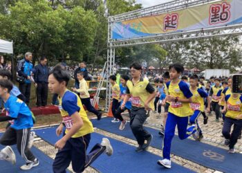 中市國小普及化大跑步-4千多名師生都會公園健康開跑