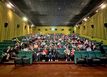 平安夜散播正能量-中市文化局邀志工同賞《台灣超人》電影