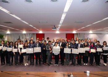 中市府首長全員通過永續淨零專業認證-盧市長：共同打造永續城市