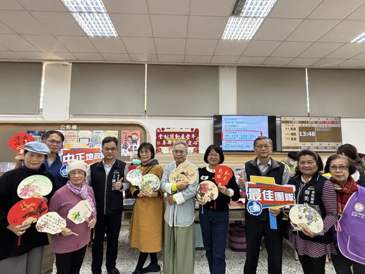 金蛇躍動慶豐年！-中市中正地所春聯義賣送愛心