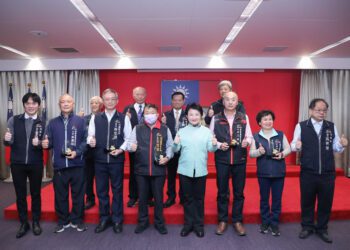 幸福城市新典範！-中市表揚區公所調解委員會減訟促和諧- 