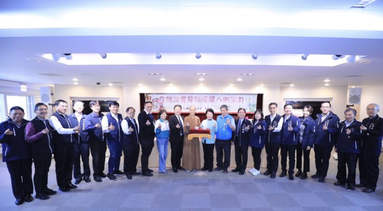 慶祝法寶節！佛光山惠中寺贈中市府員工臘八粥-盧市長感謝送暖：傳遞愛與祝福