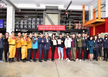 do-mi美語學校創辦人陳榆妡捐贈國光分隊冷氣-中市消防：感謝熱心公益