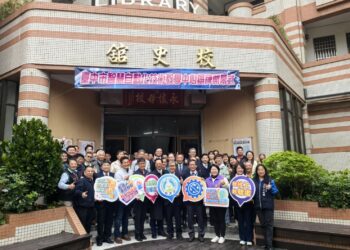 培養工業機器人專業人才-台中市智慧自動化技術教學中心揭牌