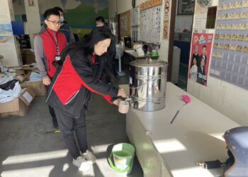 暖身又暖心！中市環保局提供薑茶為清潔同仁打氣