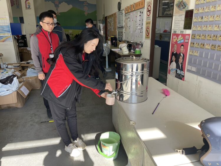 暖身又暖心！中市環保局提供薑茶為清潔同仁打氣