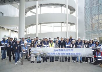 見證今年台中雙地標開館倒數！-建設局長率團隊參訪國際會展中心與綠美圖