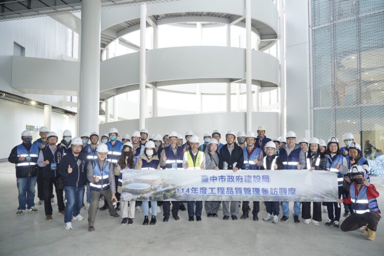 見證今年台中雙地標開館倒數！-建設局長率團隊參訪國際會展中心與綠美圖