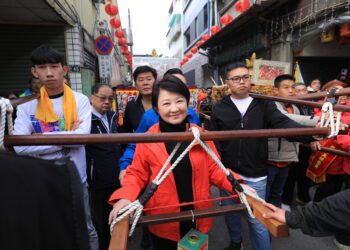 台中市保安宮75週年慶典遶境祈安-盧市長祈求市民幸福安康