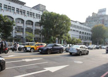 春節連假路況看這裡！-中市交通局行車攻略助蛇年「行」大運