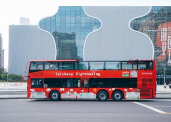 中市雙層觀光巴士好評再推出！-即起至3月底推百元優惠價玩台中