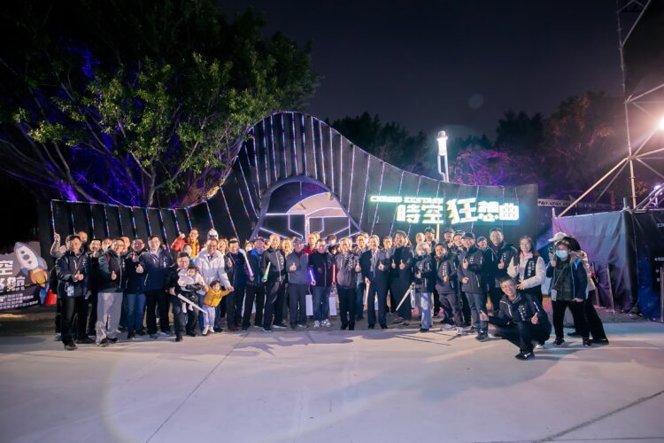 中市建設局邀顧問及公會賞燈-體驗「時空狂想曲」魔幻感受