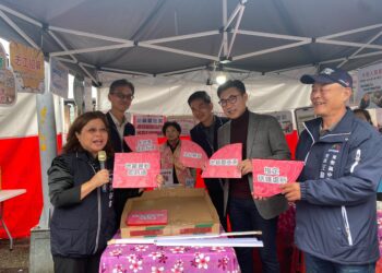 保護房產權益6瑰寶-中市地政局與東勢地所發送「防詐大丁粄」