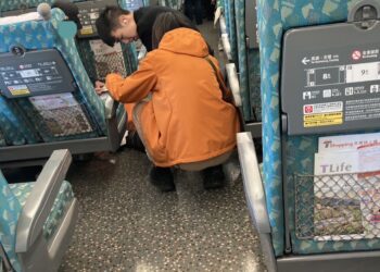 高鐵乘客突昏迷-中市消防志工實施cpr與aed成功救回乘客