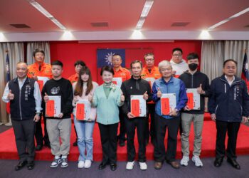 台灣最美風景！盧市長表揚新光三越救災城市英雄：他們的名字叫「勇敢」