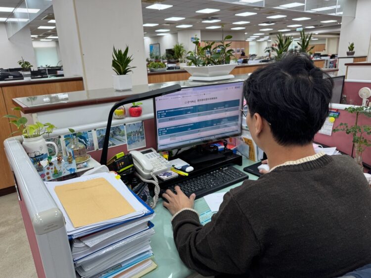 提升行政效率-中市地政局全國首創推「移轉現值線上查詢系統」便民服務