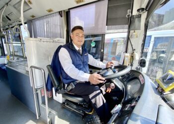 原民版灌籃高手開公車！-駕駛助身障乘客獲中市愛心服務獎