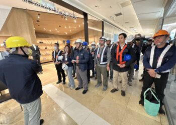 新光三越2/21起依備查計畫辦理人員暫時進出及外牆附掛物緊急搶修-中市府要求業者依規確實執行