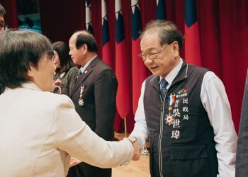 再獲肯定！-中市府連4年奪績優役政單位、民政局長獲頒二等役政專業獎章