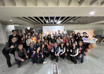 回憶那些年我們一起辦的業務！-台中退休稅務人員揪團參觀「金典台中-檔藏稅史」檔案展