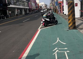 母湯喔！汽機車占用標線型人行道-中市交通局：愛車被拖吊得不償失
