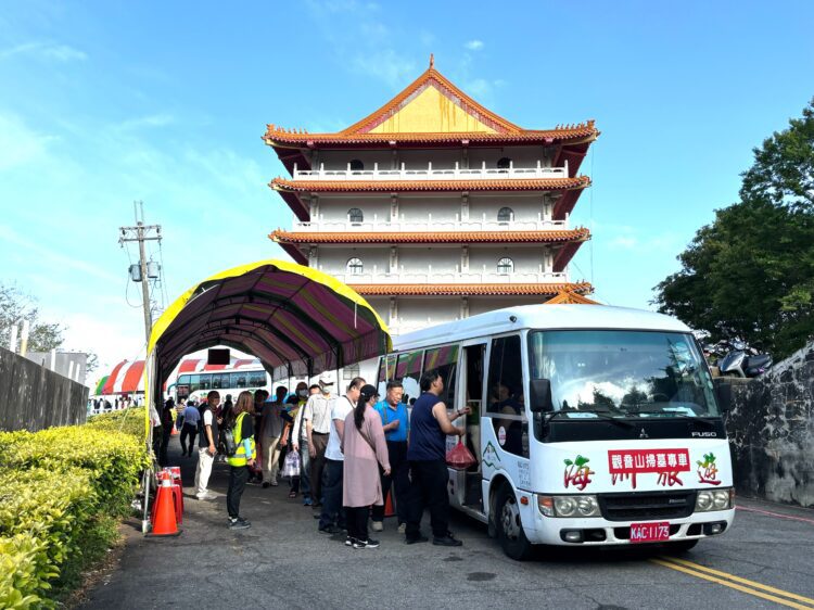 中市清明掃墓免費接駁專車3/15起跑-民政局長鼓勵提前掃墓或採線上追思